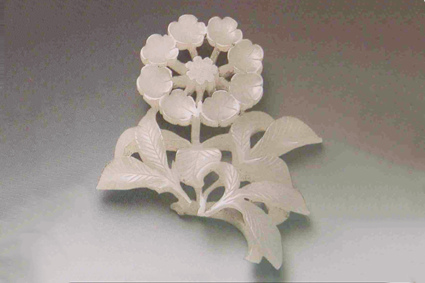 2玉器-金镂雕琼花白玉饰件
