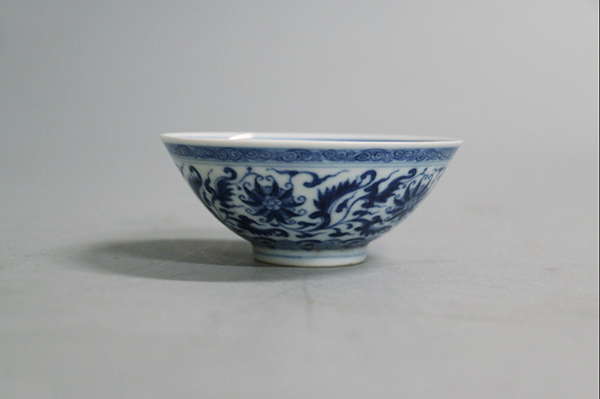 4瓷器-清道光款景德镇窑缠枝花卉纹碗