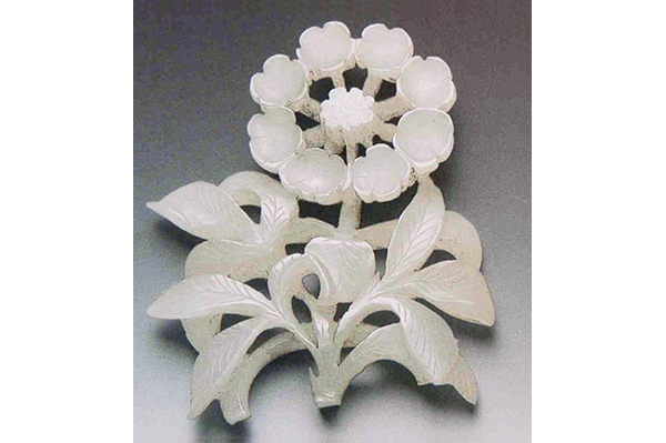 2玉器-金镂雕琼花白玉饰件