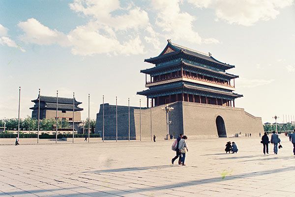 北京市文物局-1990年的正阳门城楼与箭楼