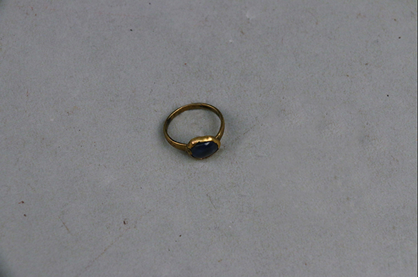 金器-明嵌蓝宝石金戒指