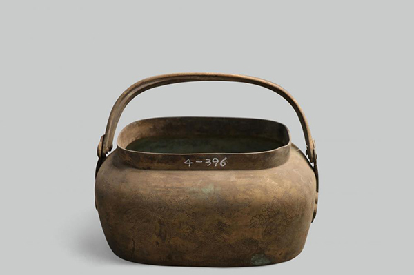 民俗-清代四方形刻草叶纹提梁铜...