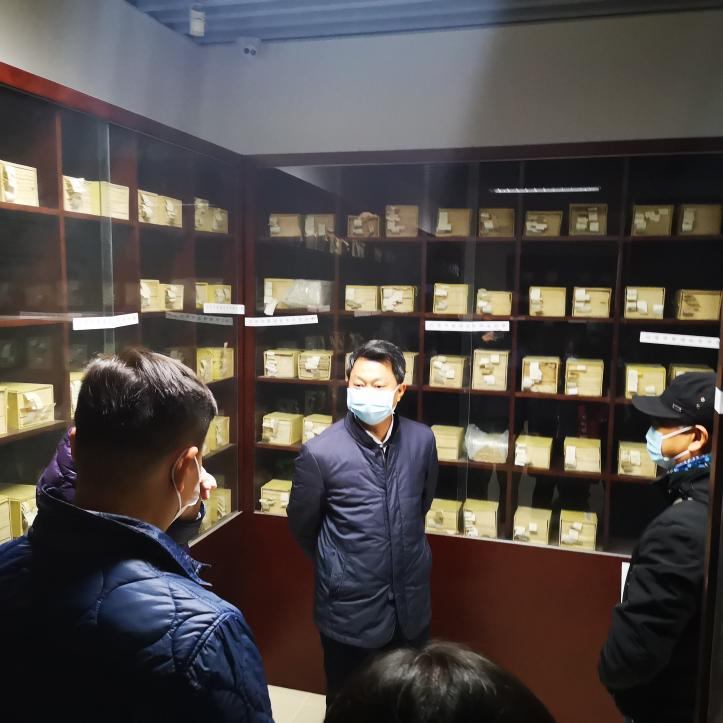 检查纸质文物库房