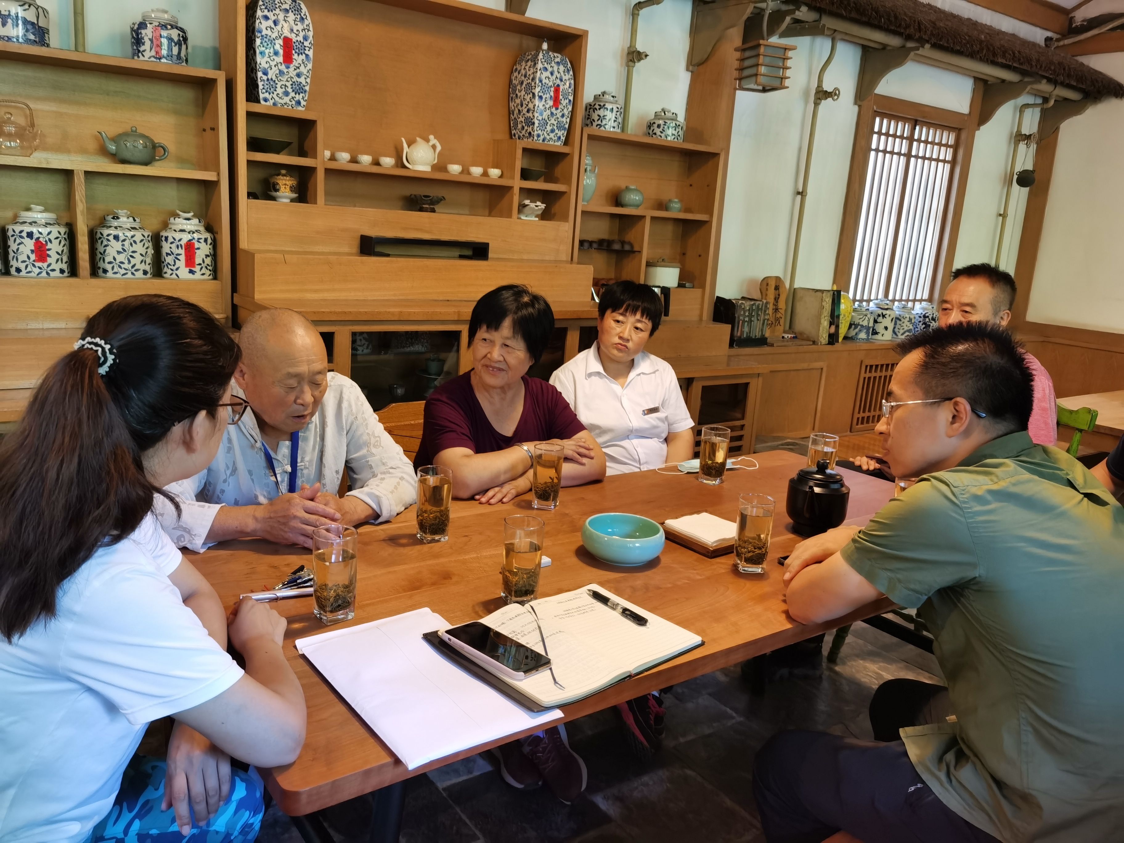 20200824北京西山大觉寺管理处就大觉寺历史文化邀请王秋生先生一家到大觉寺进行座谈