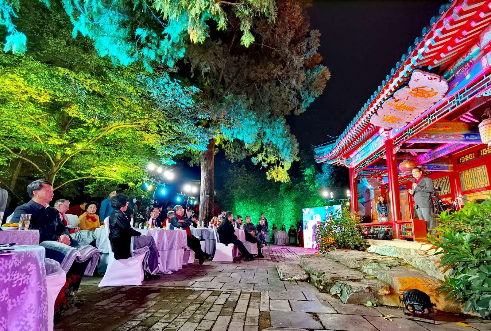 20200929大觉寺举办“千里共婵娟 北京-巴黎赏月雅集”活动3