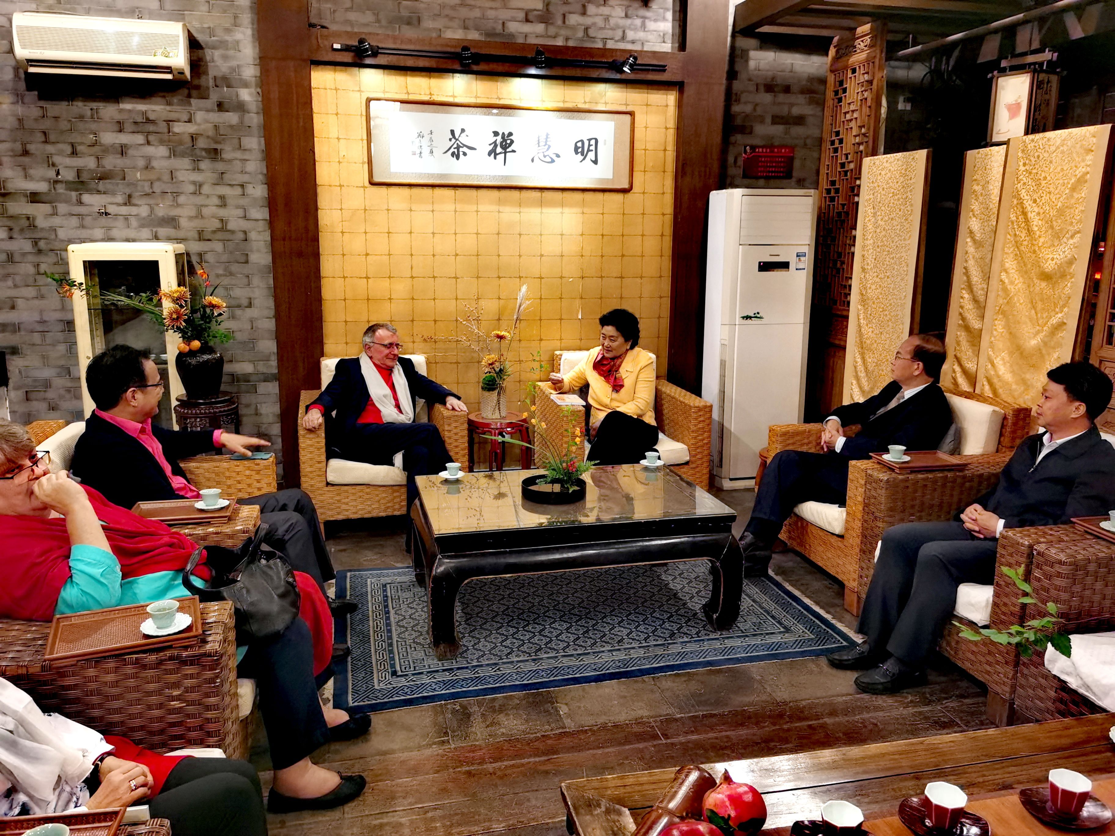 20200929大觉寺举办“千里共婵娟 北京-巴黎赏月雅集”活动1