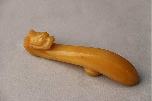 13玉杂-清龙首玛瑙带钩