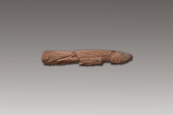 12杂项-明彩绘戴帽人物木俑（残）